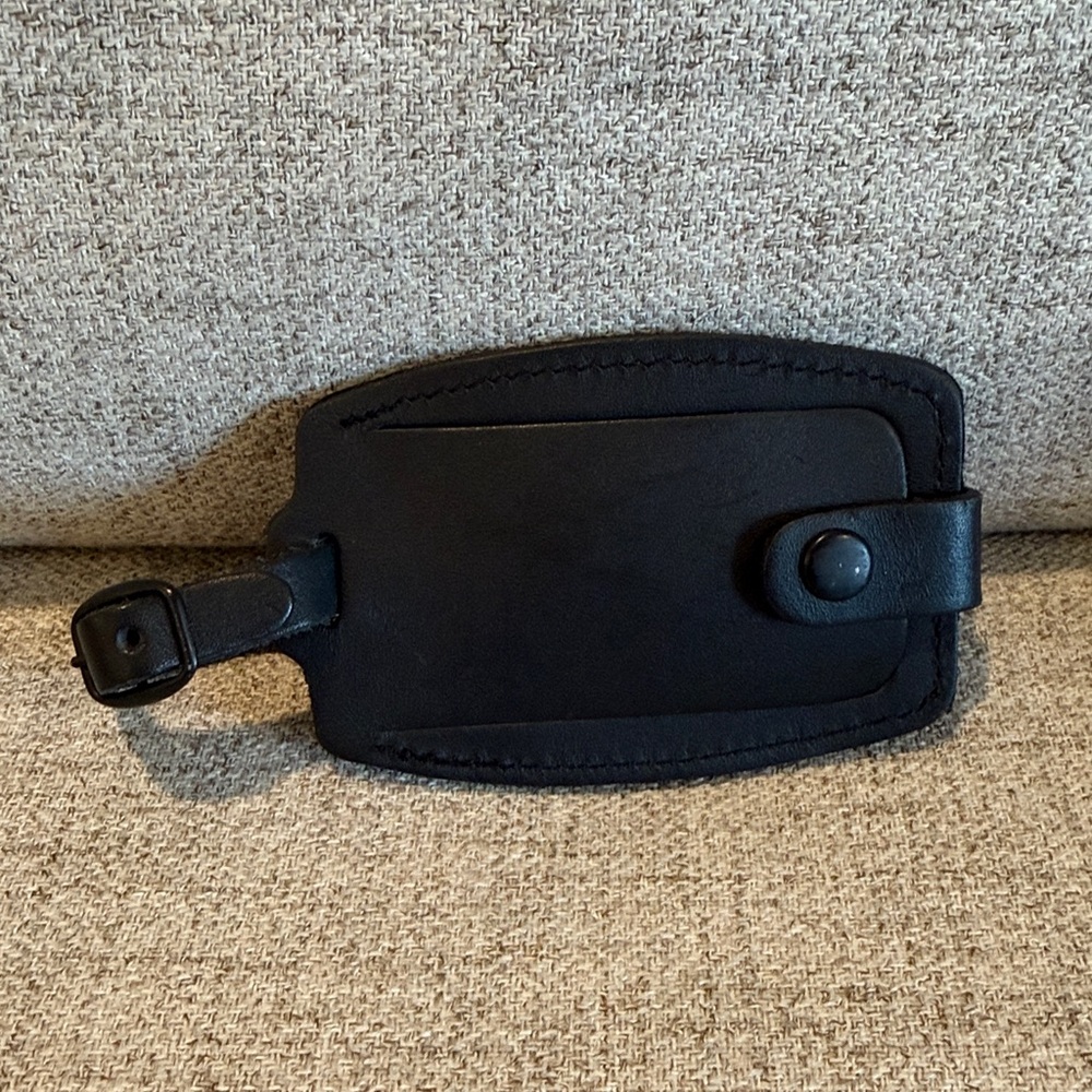 Briggs & Riley Travelware Leather Luggage Tag in black
